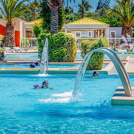 Отель Camping L'Oasis Et California Ле Баркарес Экстерьер фото