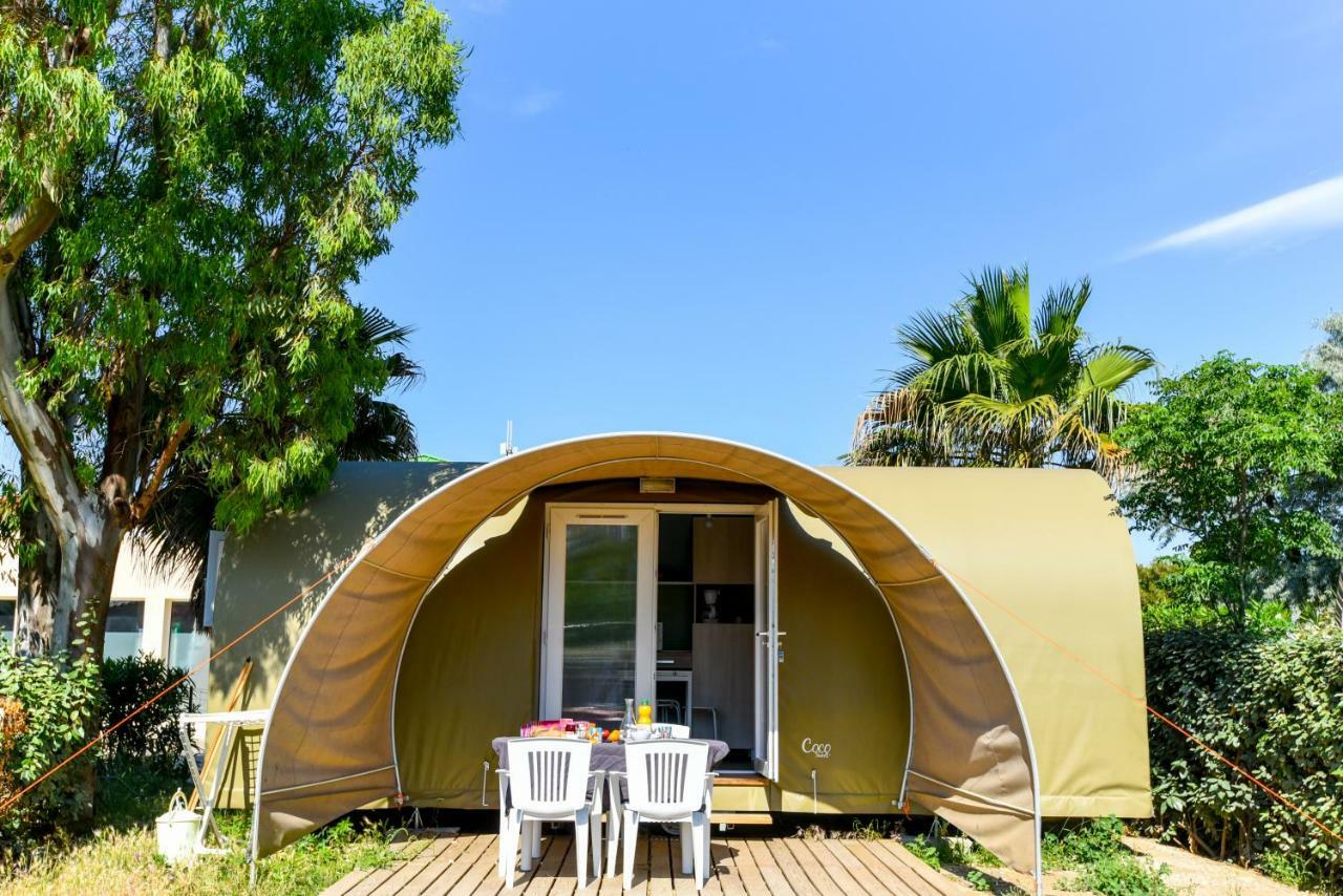 Отель Camping L'Oasis Et California Ле Баркарес Экстерьер фото